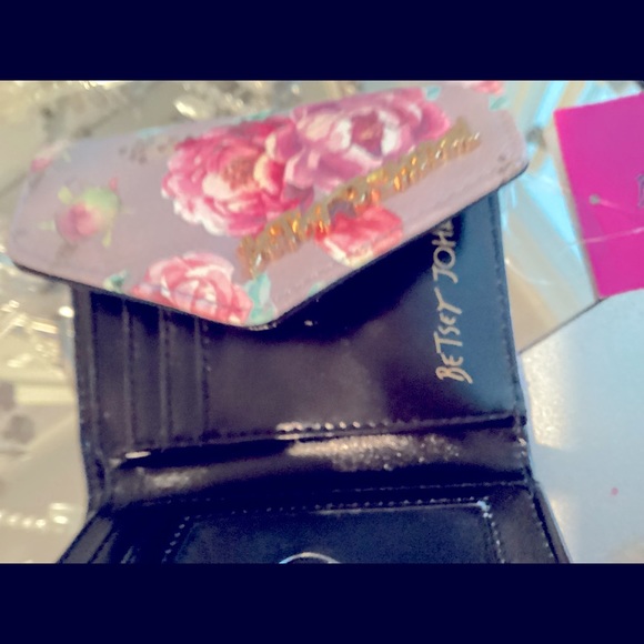 Beautiful Betsy Johnson floral rose wallet beautiful colors ! - Picture 3 of 4